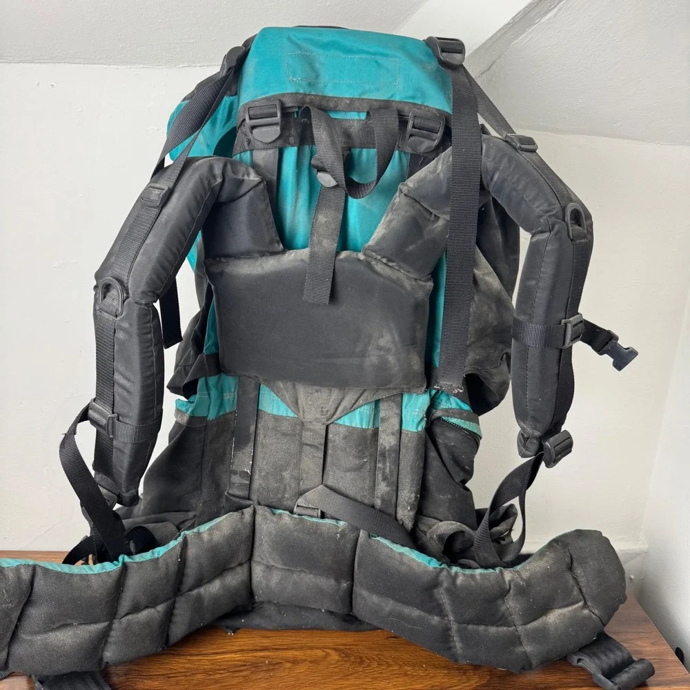 Camp Trails Catskill Hiking Backpack Internal Frame Vintage Teal Black Pack